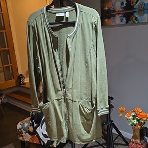 Olive Green Active Zipper Jacket 💚 PRE LOVED  💚